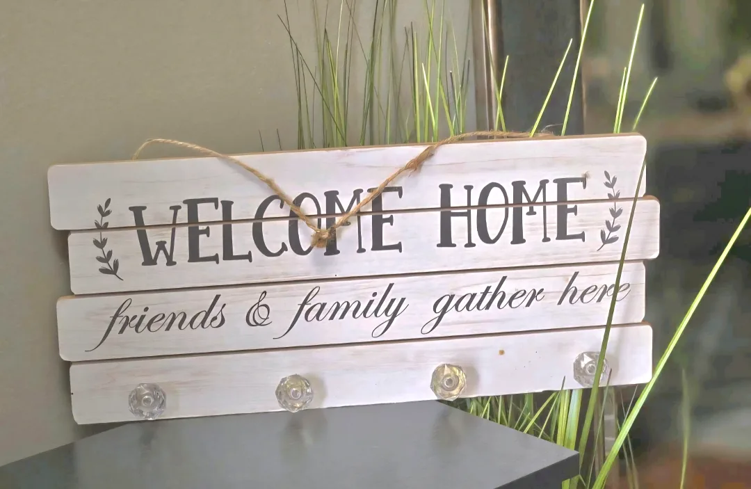 Welcome Home Wall Decor with Hooks thumbnail