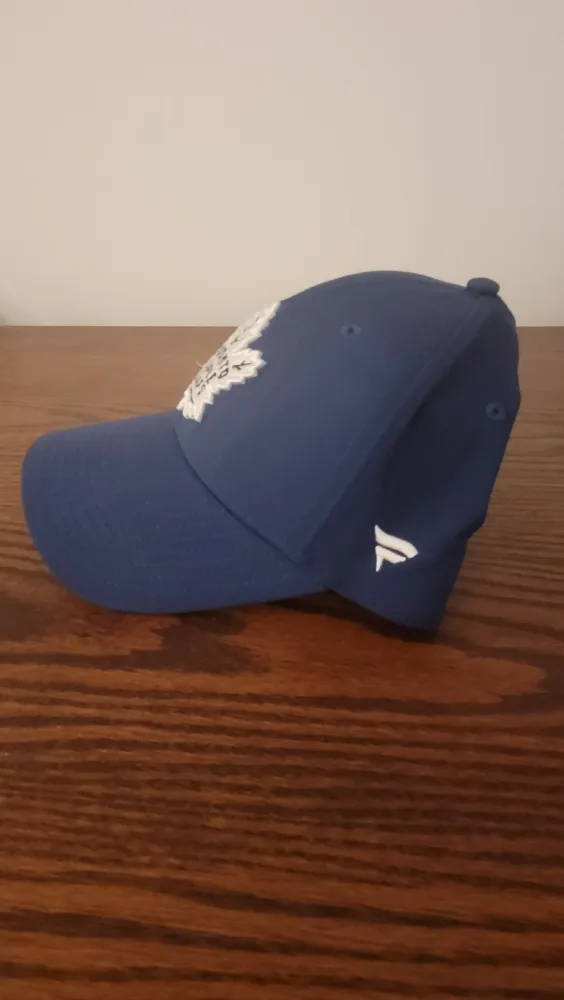 Toronto Maple Leafs Flex Hat M/L image indicator(2)