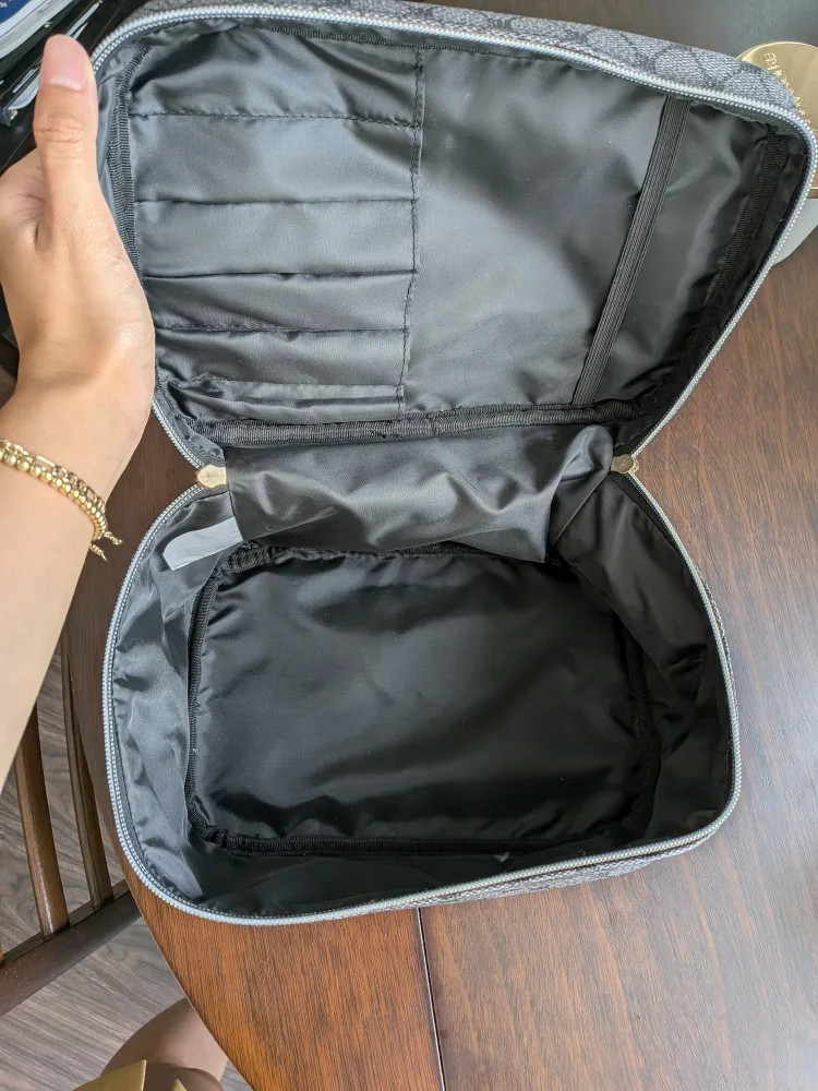 STEVE MADDEN Weekend Bag and Makeup Bag image indicator(3)