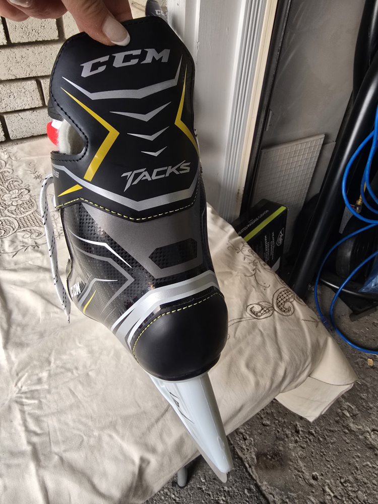 CCM A26 Tacks Ice Skates - photo 3