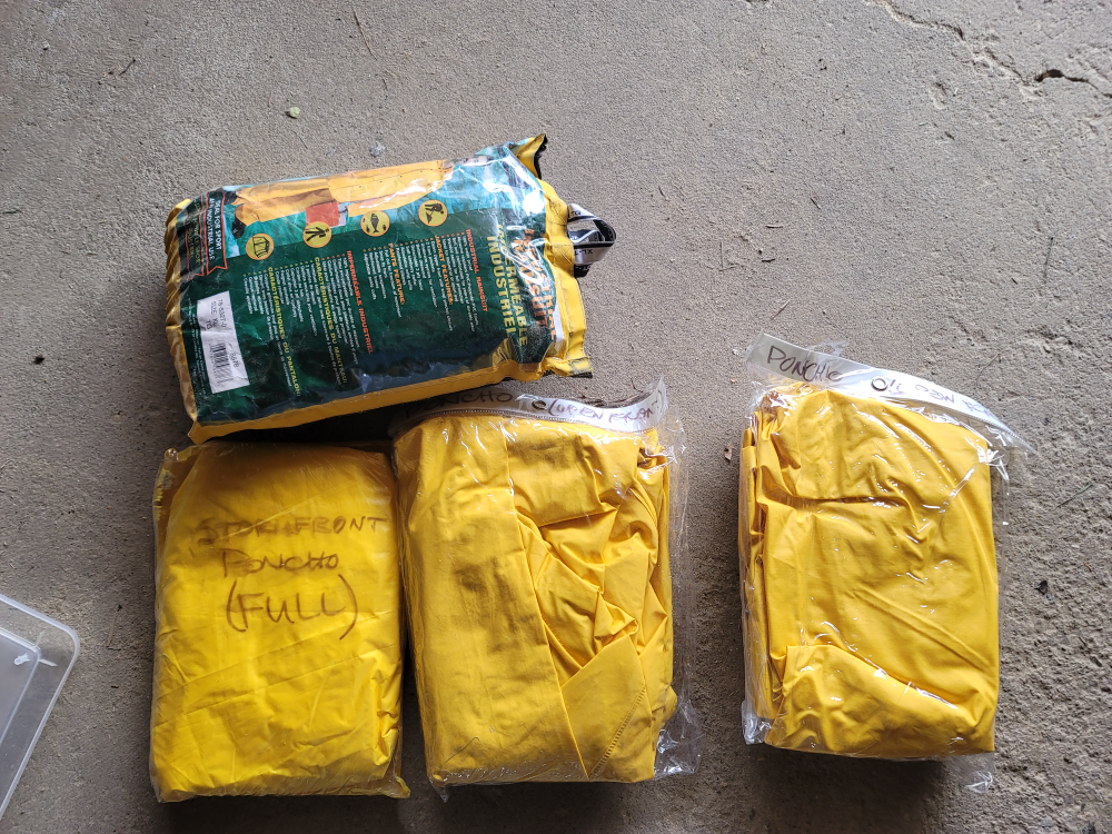 4 Assorted Industrial Rainsuit - photo 2