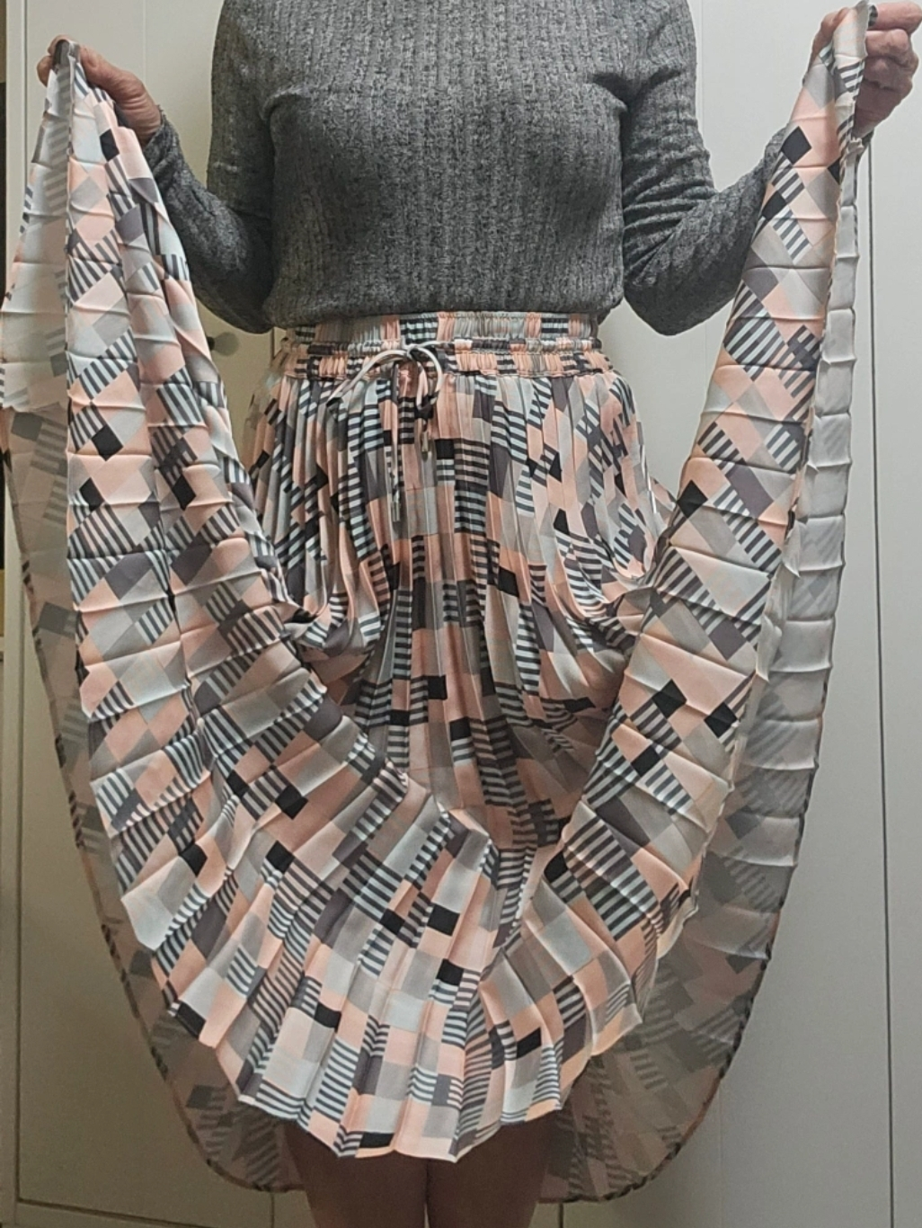 New Brand Club Monaco skirt - photo 3