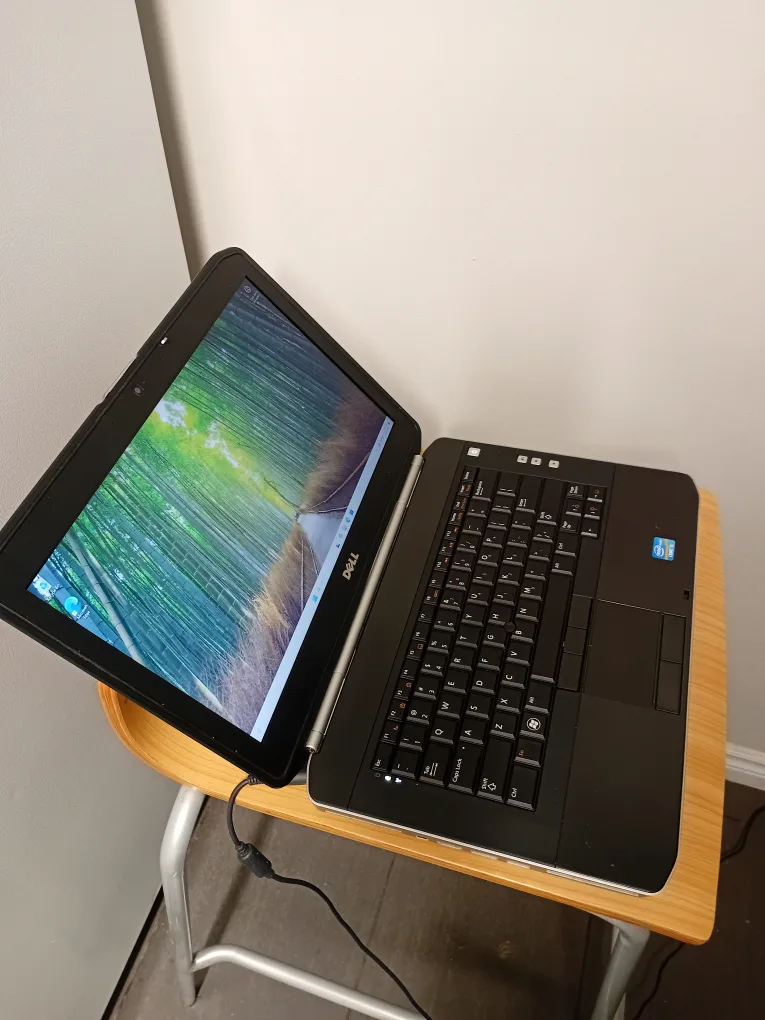 Dell laptop Windows 11 Intel i5 HDMI image indicator(2)