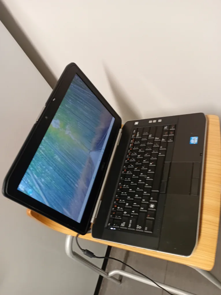 Dell laptop Windows 11 Intel i5 HDMI image indicator(4)