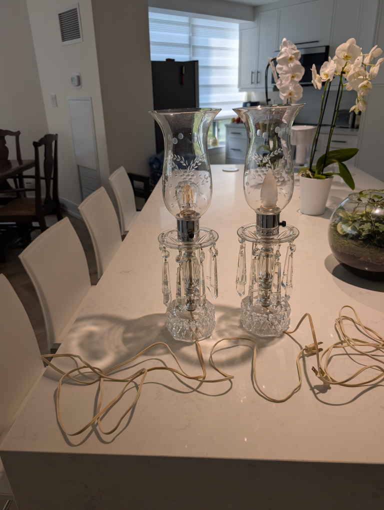 Pair of Crystal Hurricane Lamps - photo 3