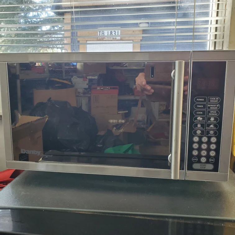 Danby Designer Microwave image indicator(2)