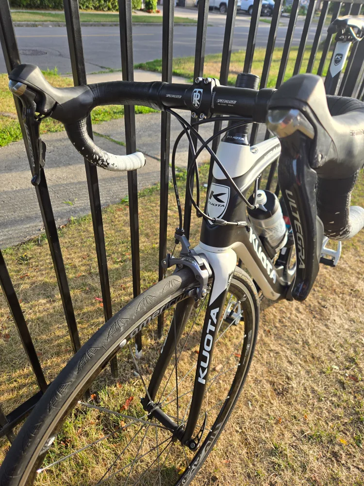 Kuota Kiral Road Bike - Black & White image indicator(3)