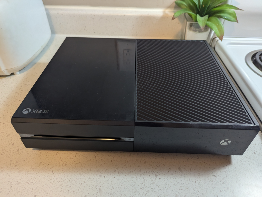 500GB Xbox One w/Controller - photo 2