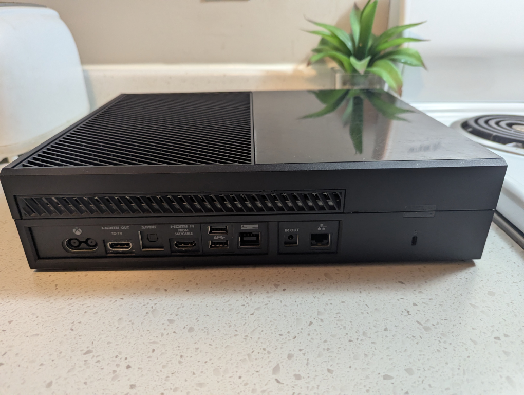 500GB Xbox One w/Controller - photo 4