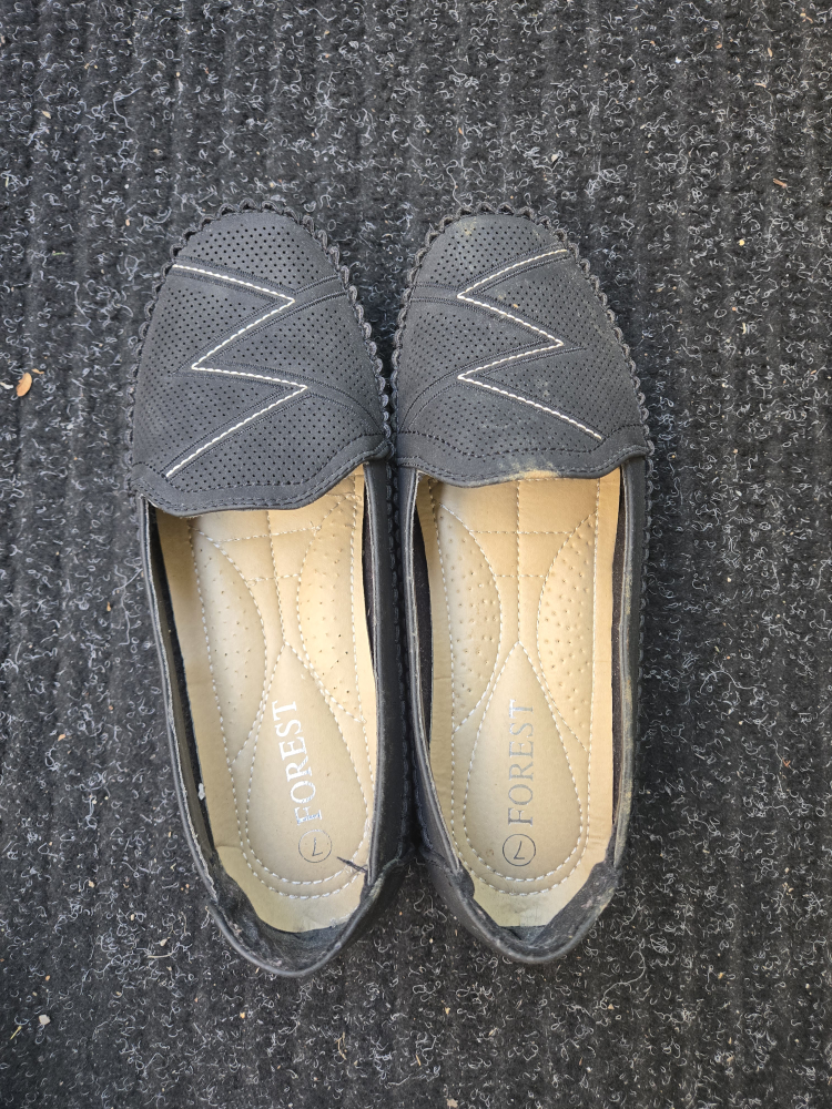 Forest Black Loafers - Size 7
