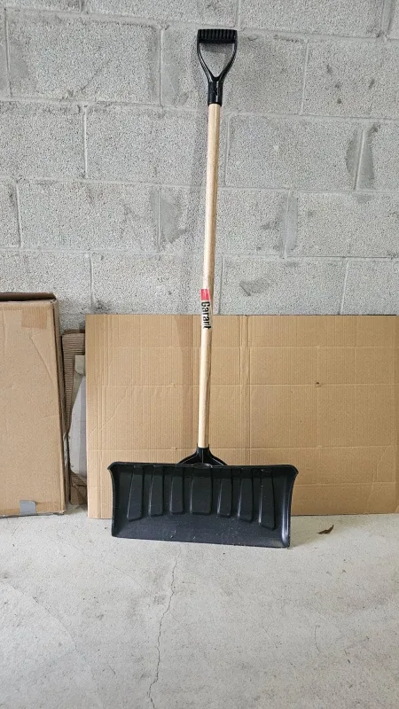 Garant Snow Shovel thumbnail