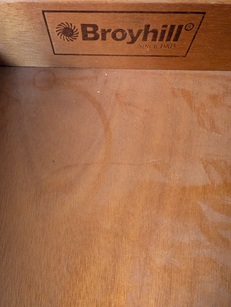 🥕Broyhill Brown Wood End Table with Drawer image indicator(6)