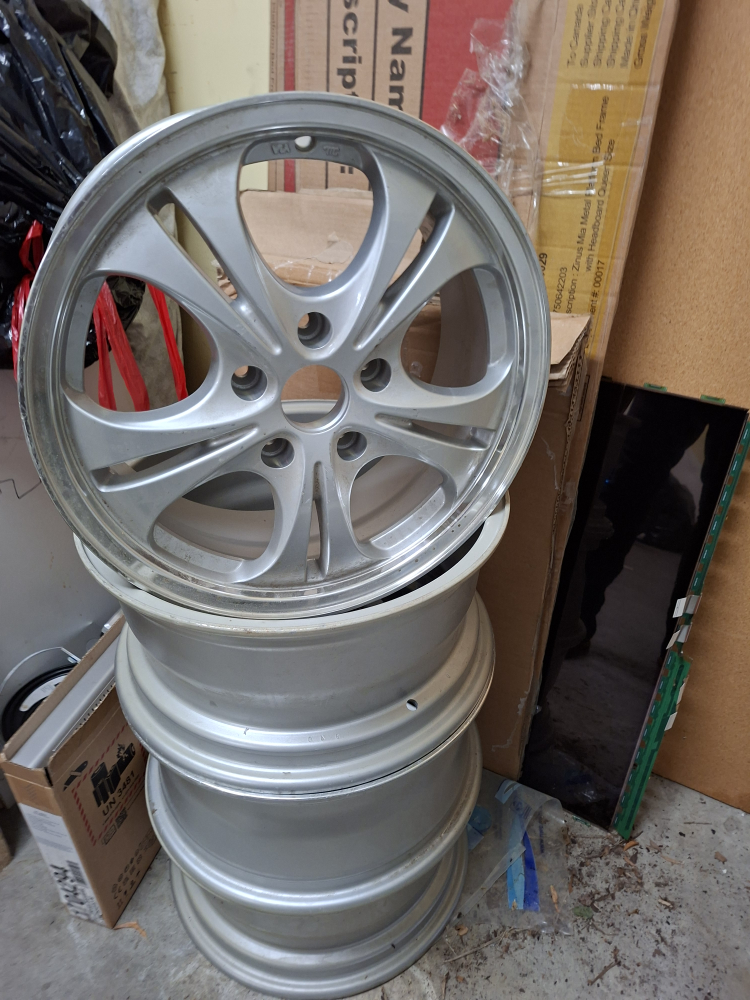 Set of 4 Silver Car Rims - photo 4
