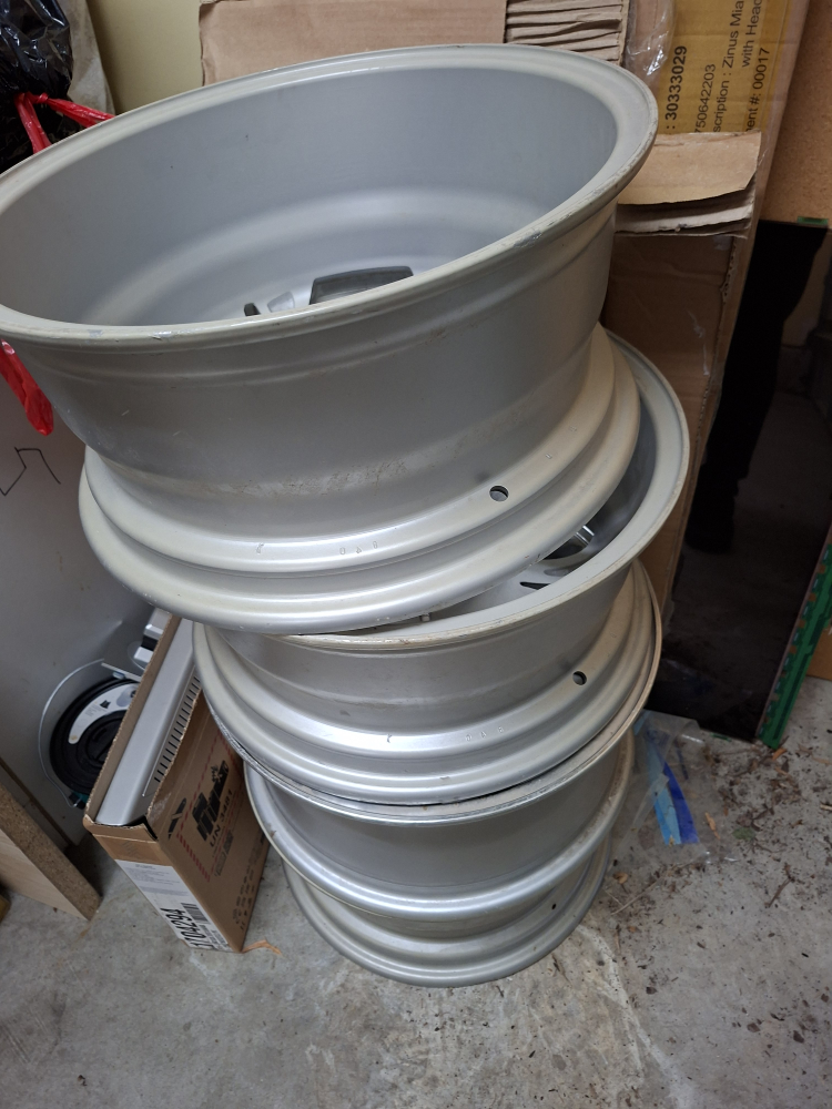 Set of 4 Silver Car Rims - photo 5