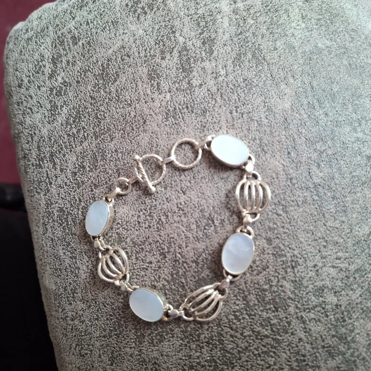 Sterling silver and mother of pearl bracelet image indicator(3)