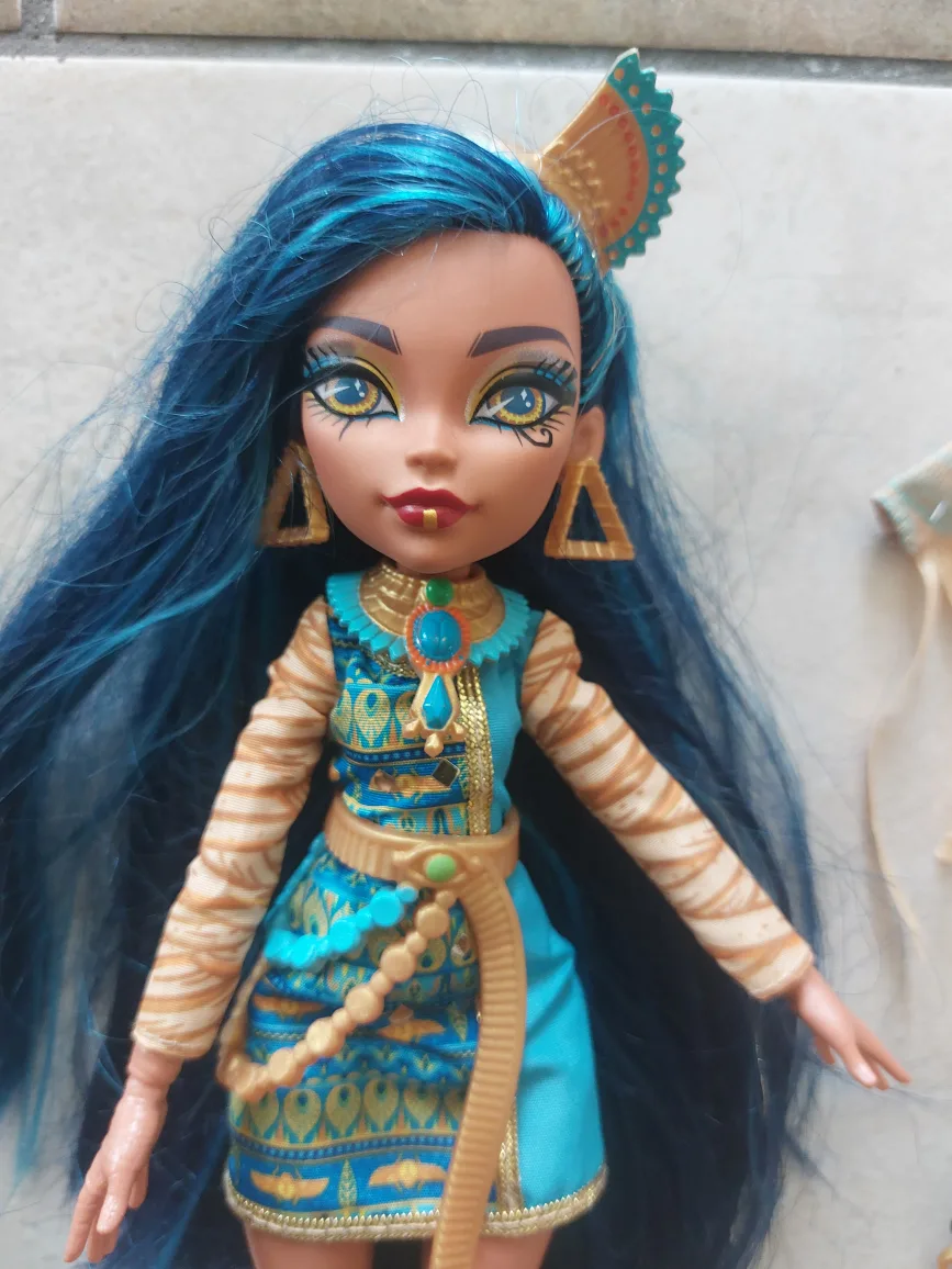 Monster high Cleo de Nile doll with accessories image indicator(2)