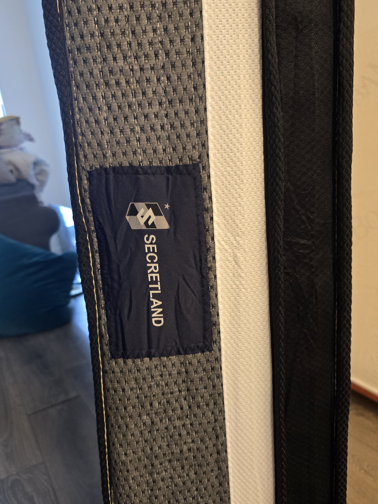 Secretland Mattress & Zinus Bed Frame Queen size - photo 2