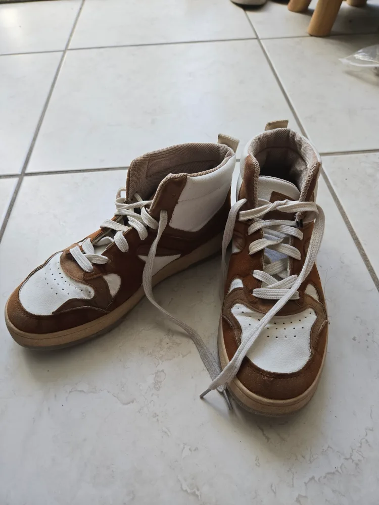 Size 6 6.5 High-top Colourblock Sneakers image indicator(7)