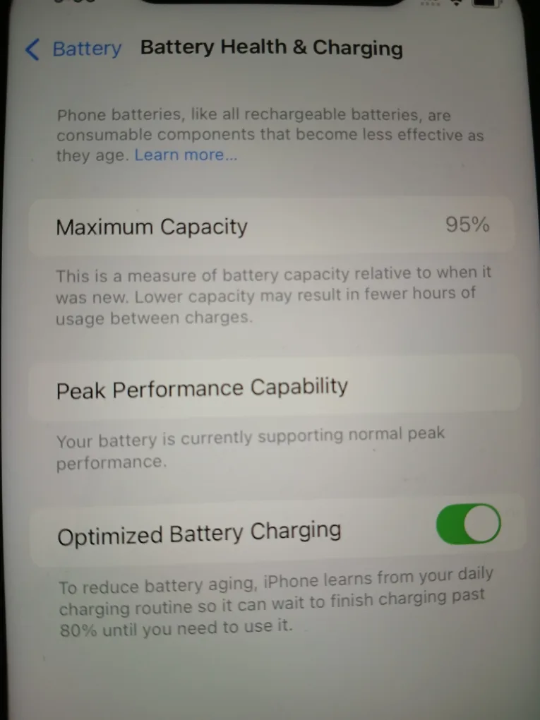 iPhone XR 64GB unlocked in great condition image indicator(4)