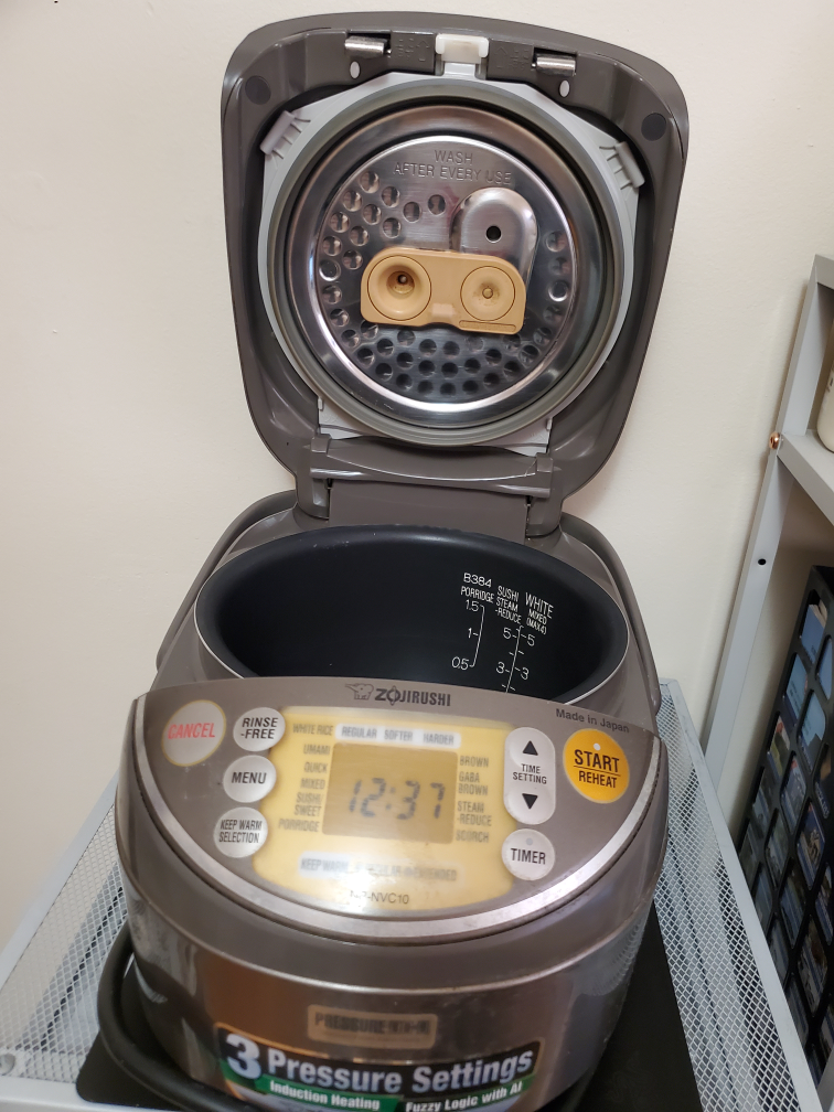 Zojirushi NP-NVC10 Rice Cooker - photo 2