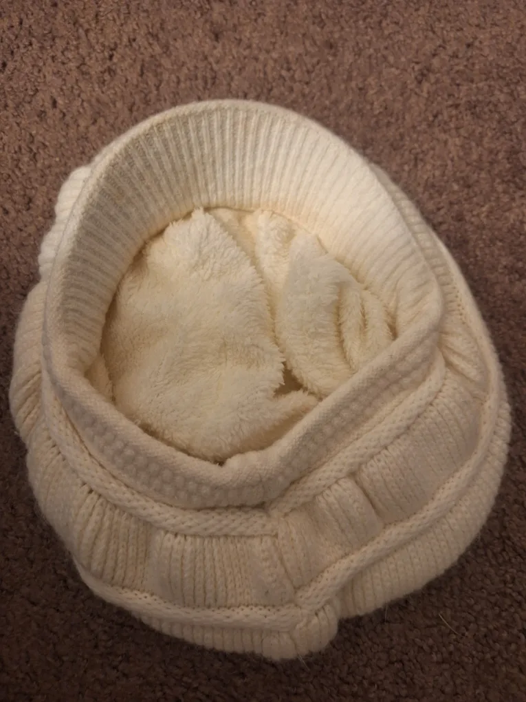 Cream Knit Beret Hat image indicator(2)
