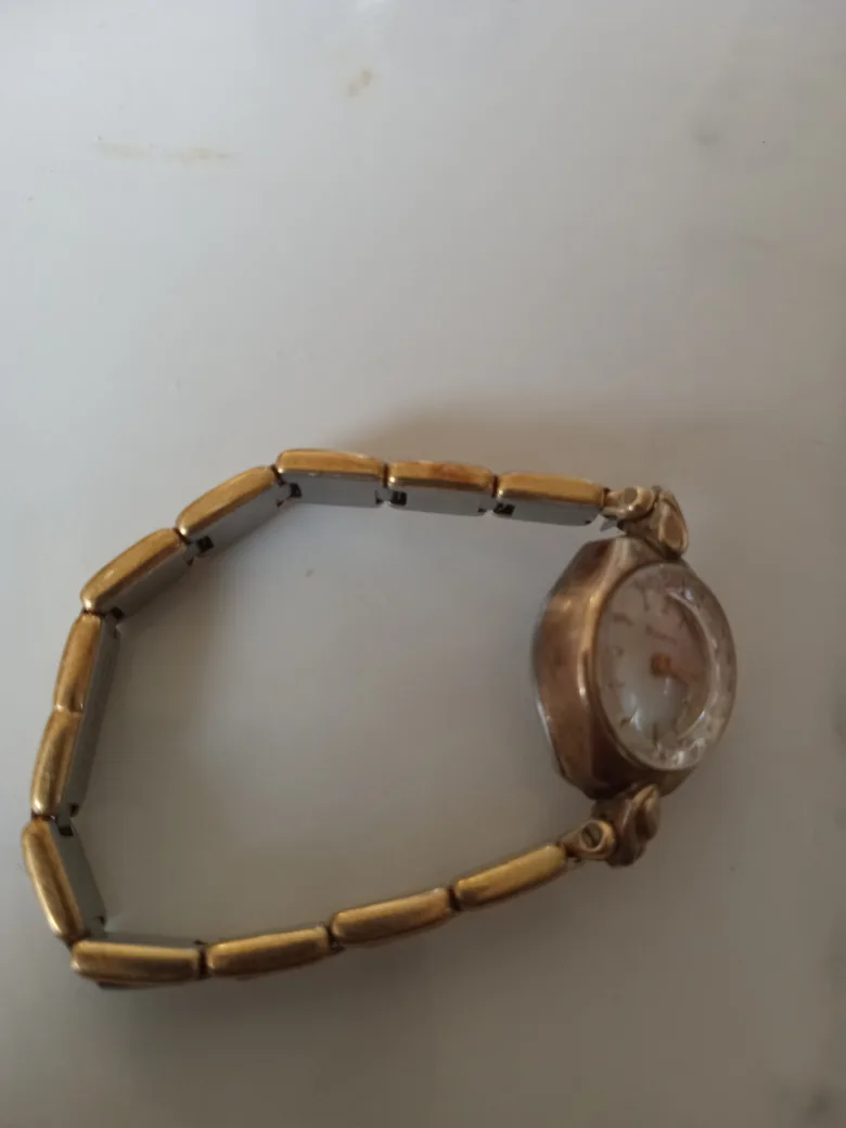 Vintage Bulova Ladies Watch,automatic image indicator(5)