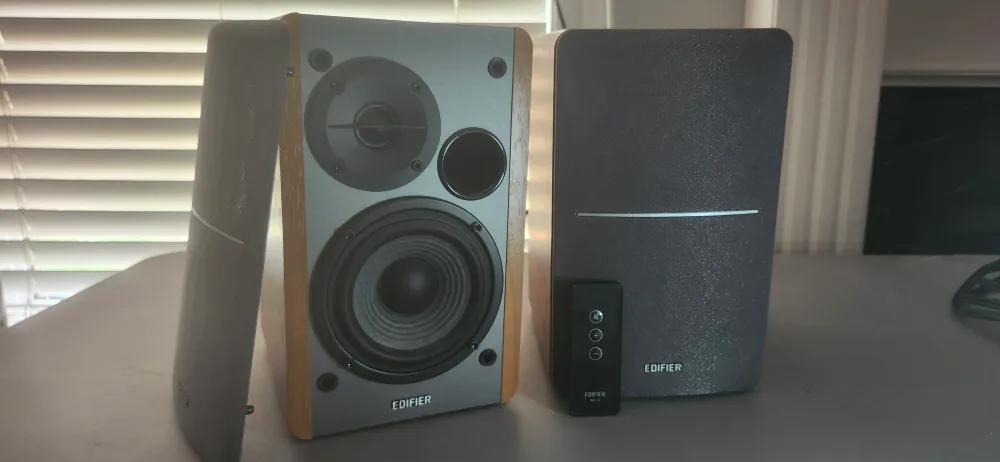 Edifier R1280T Multimedia Speakers - Great Sound! thumbnail