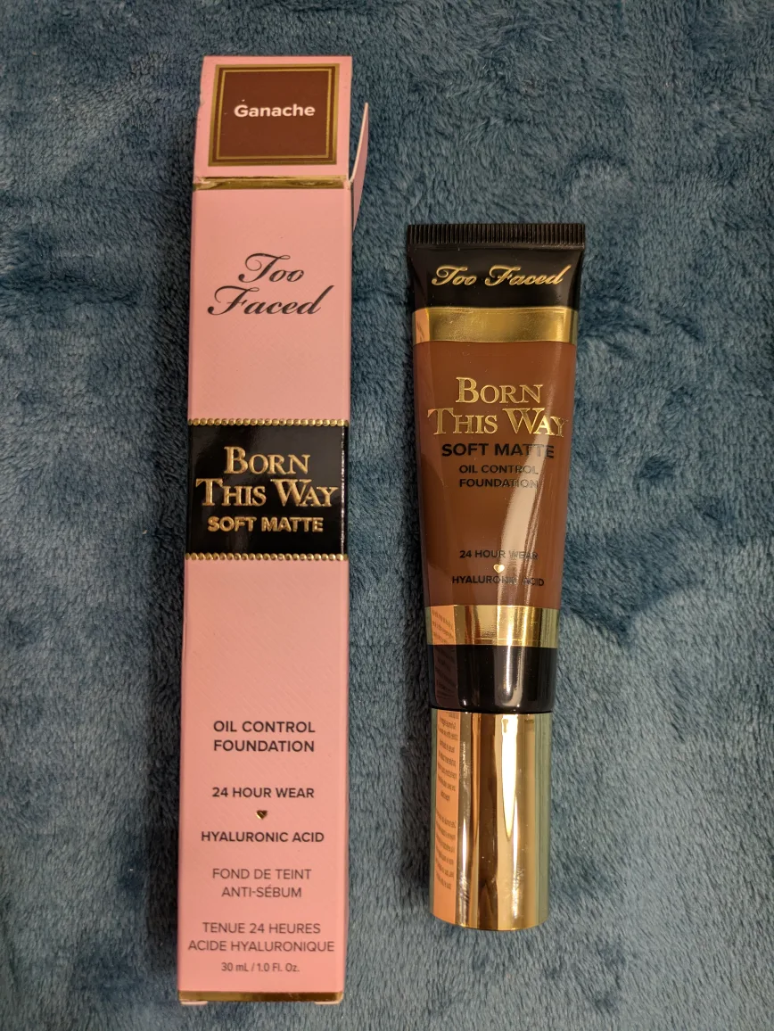 Too Faced Born This Way Foundation - Ganache image indicator(2)