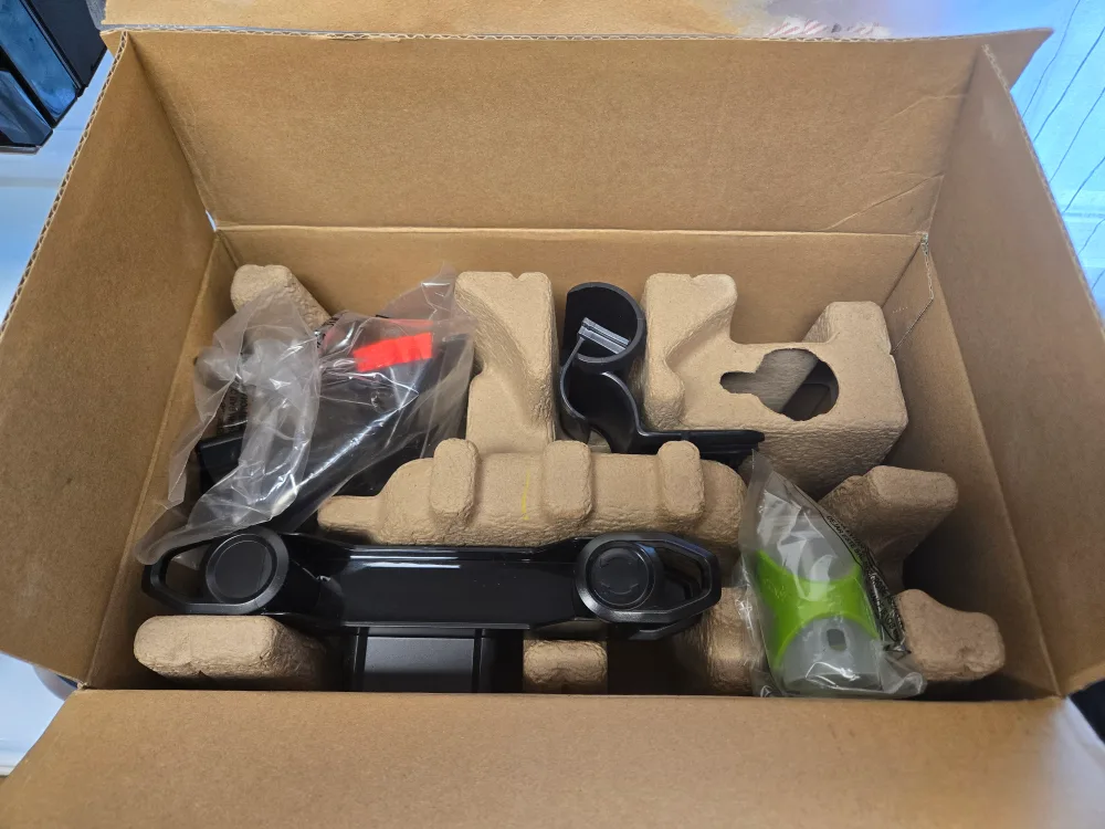 Bissell Little Green ProHeat Carpet Cleaner + Solution image indicator(2)