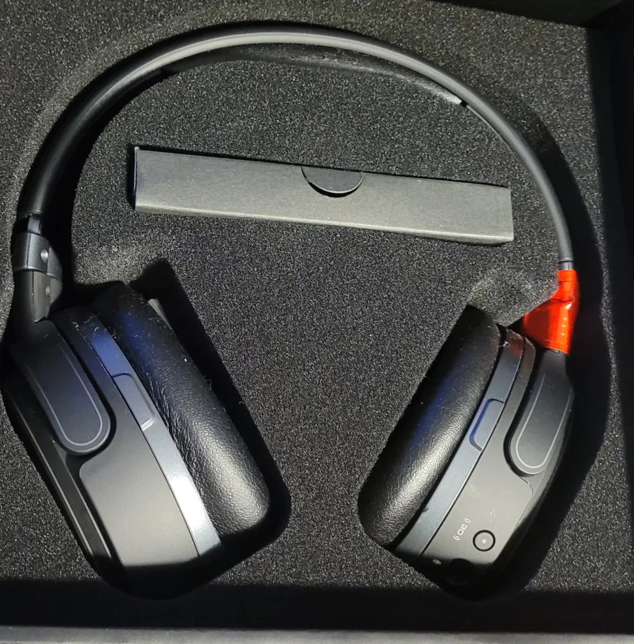 Audeze Mobius 3D Cinematic Headphones image indicator(4)