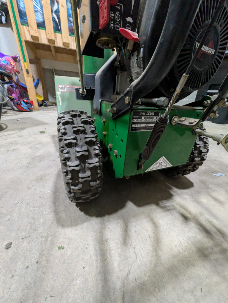John Deere TRS22 Snowblower - photo 3