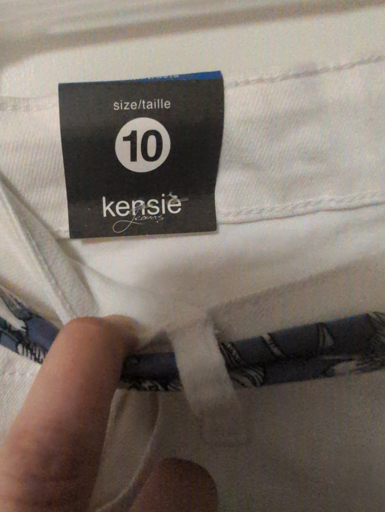 Kensie White Jean Capris - Size 10  * New with tags! - photo 3