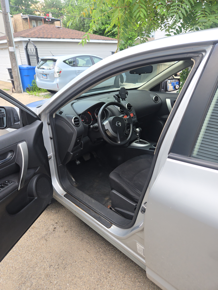 Nissan Rogue Silver SUV