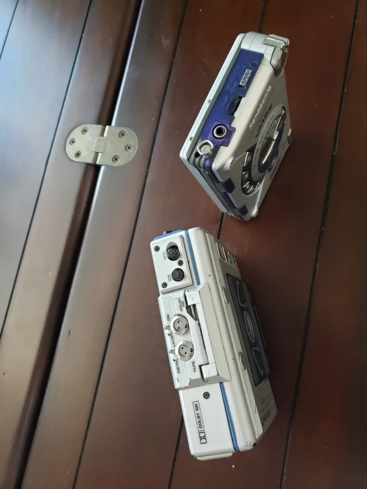 Vintage Pioneer & Panasonic Personal Cassette Players image indicator(2)