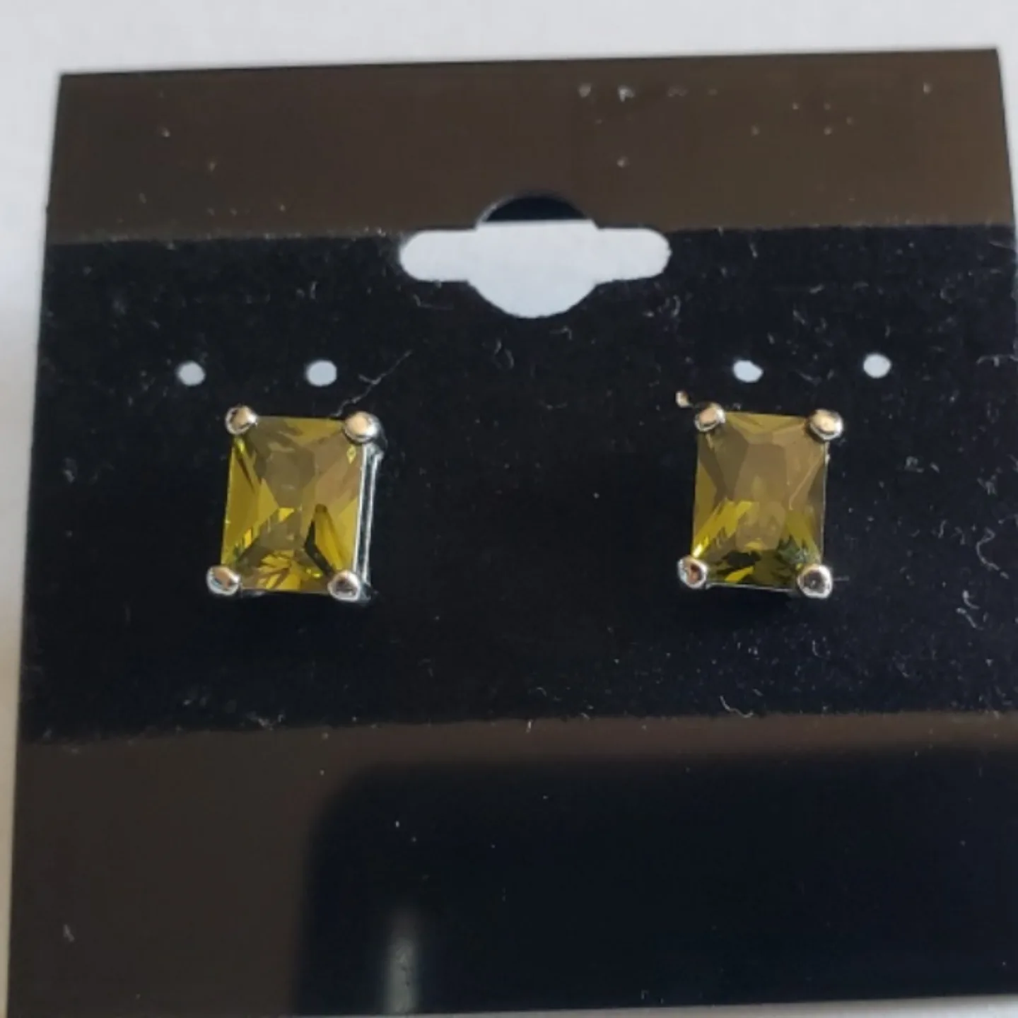 Stud Earrings - Assorted Colours image indicator(4)