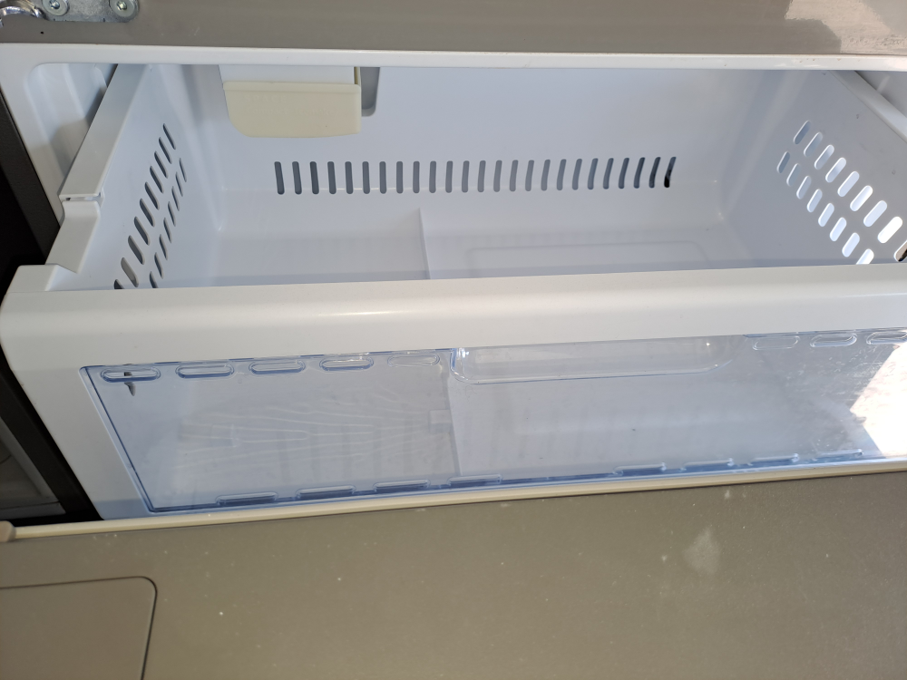 Samsung RF18HFENBSR Fridge - photo 4