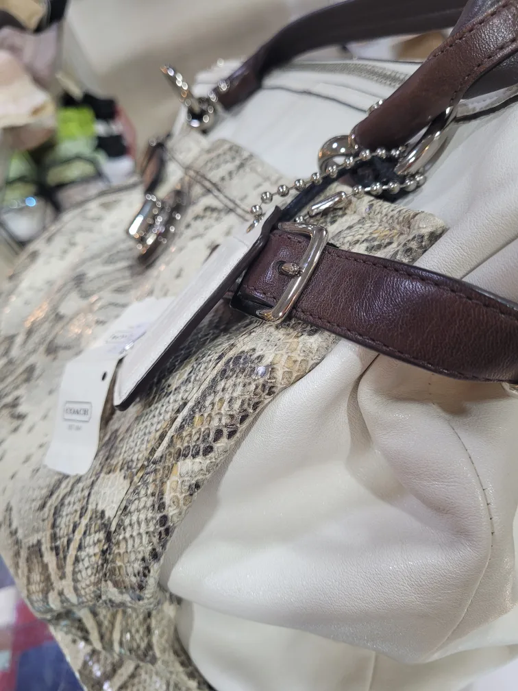 primium Coach Snakeskin Print Handbag image indicator(3)