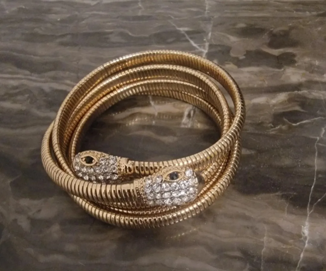 🧡 Gold Snake Bracelet thumbnail