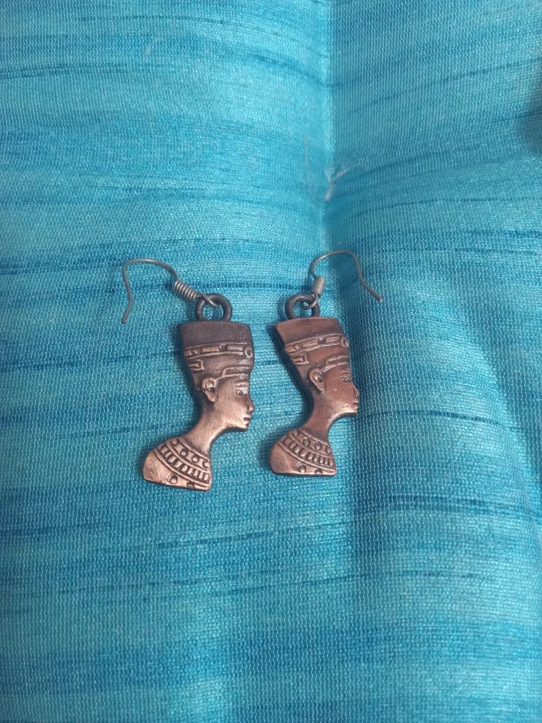 Nefertiti Earrings from Egypt image indicator(2)