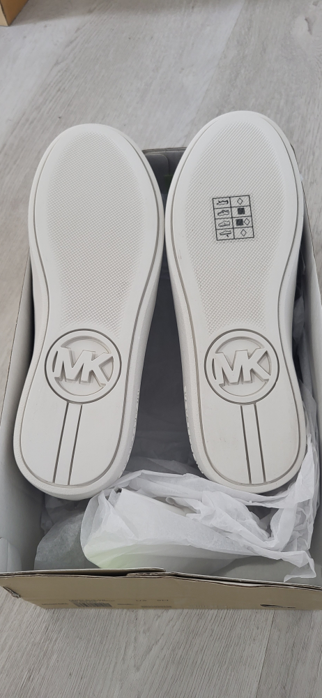 Michael Kors Teddi Slip On - Size 5M - photo 2