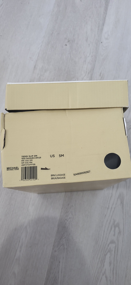 Michael Kors Teddi Slip On - Size 5M - photo 4