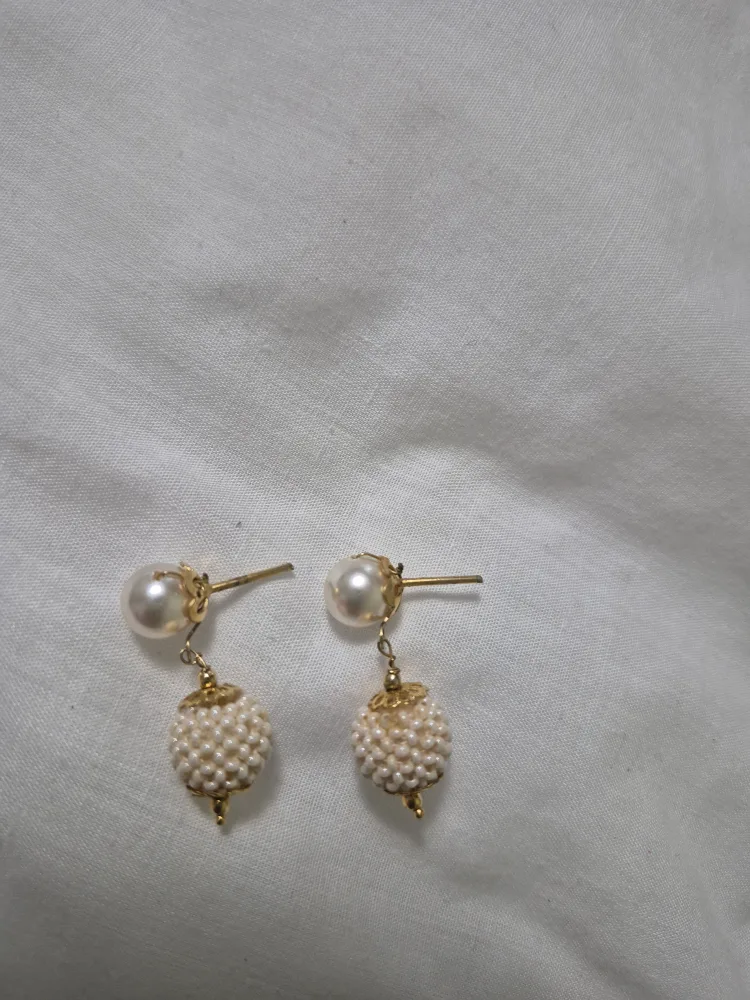 Pearl Drop Earrings thumbnail