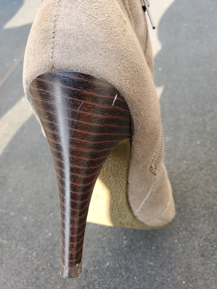 Alfred Sung Pure suede bow high heel ankle boots image indicator(7)