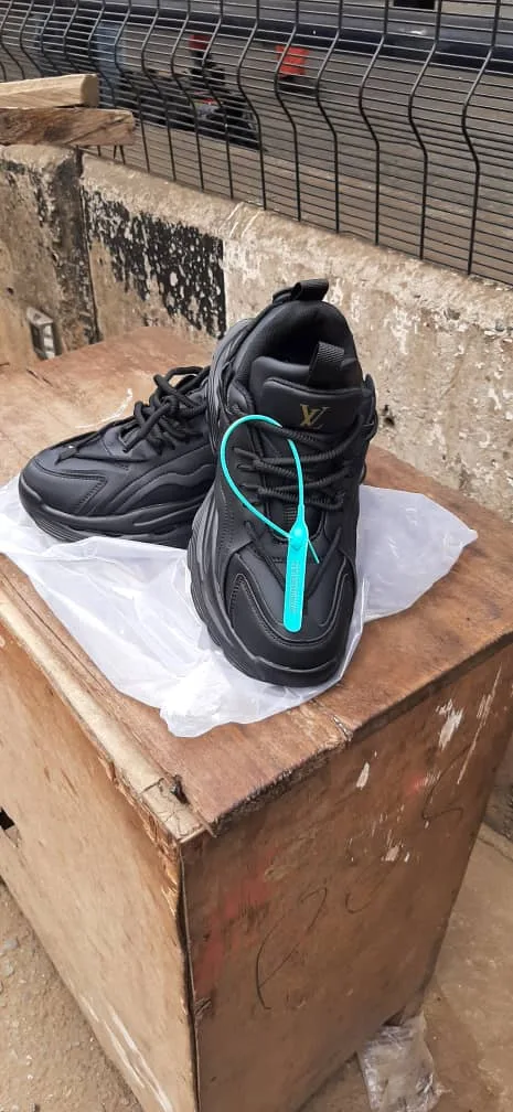 Louis Vuitton Black Sneakers thumbnail