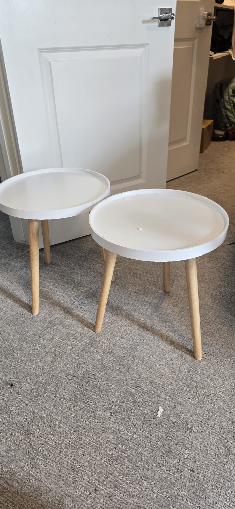Set of 2 White Round Side Tables