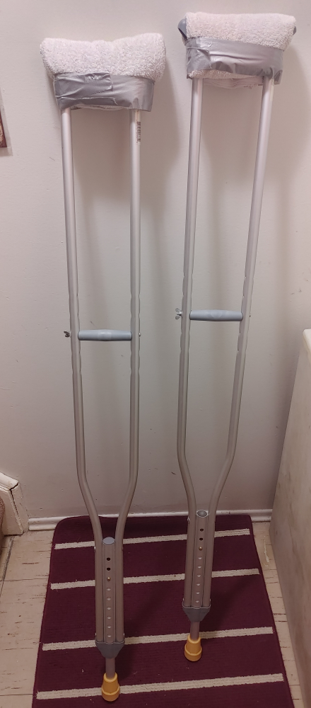 Adjustable Aluminum Crutches (Pair)