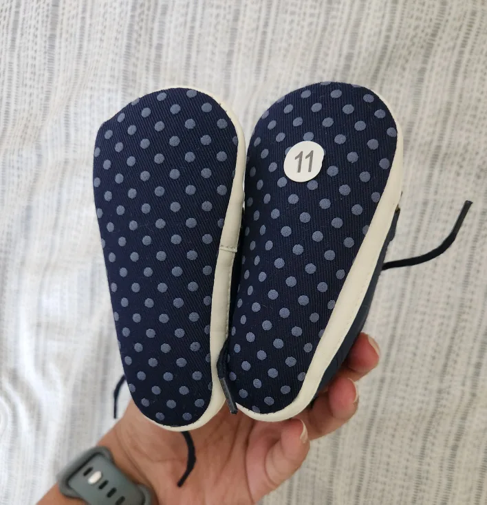 3 Pairs of Baby Shoes (size 3-6 months) image indicator(6)