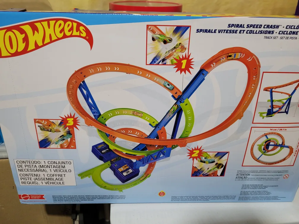 Hot Wheels Spiral Speed Crash Track Set thumbnail