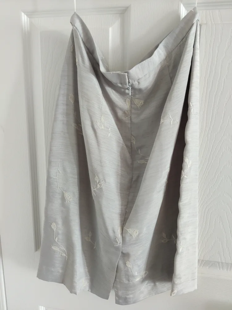 Lilian de Femme Skirt Suit - Size 40 image indicator(5)