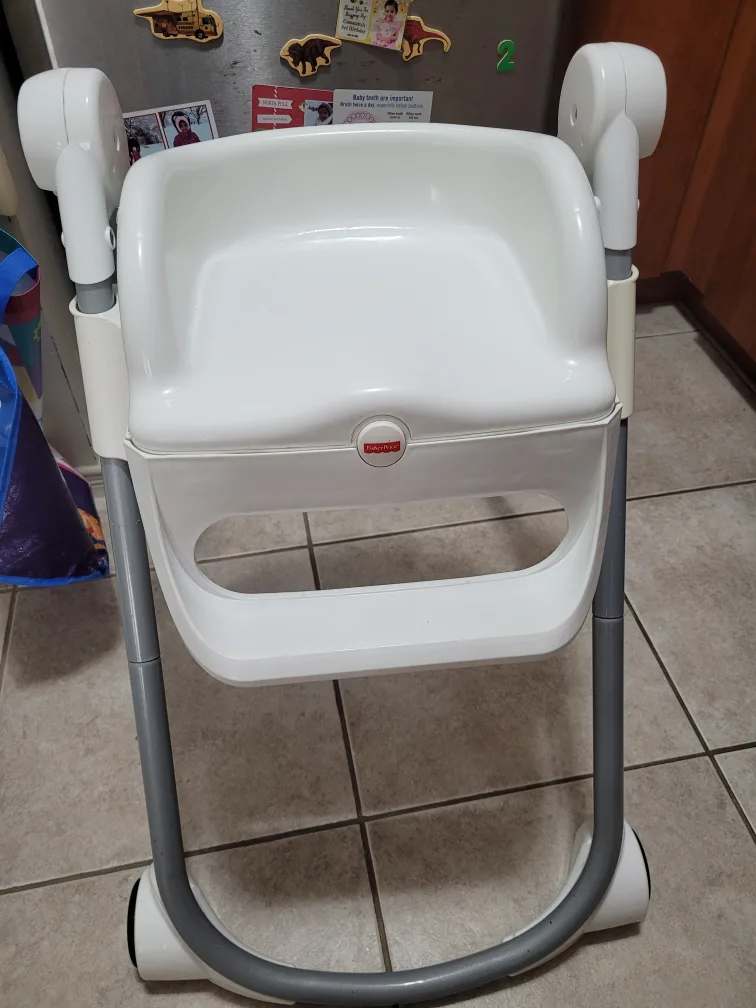 Fisher-Price High Chair -foldable image indicator(4)
